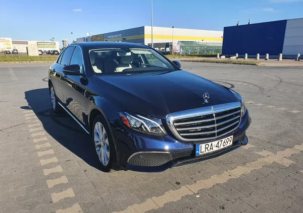 lubelskie Mercedes-Benz Klasa E cena 137760 przebieg: 21000, rok produkcji 2017 z Trzebinia